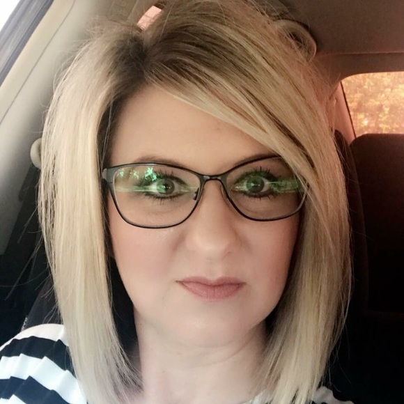 Meet your Posher, Christina - Picture 1 of 1